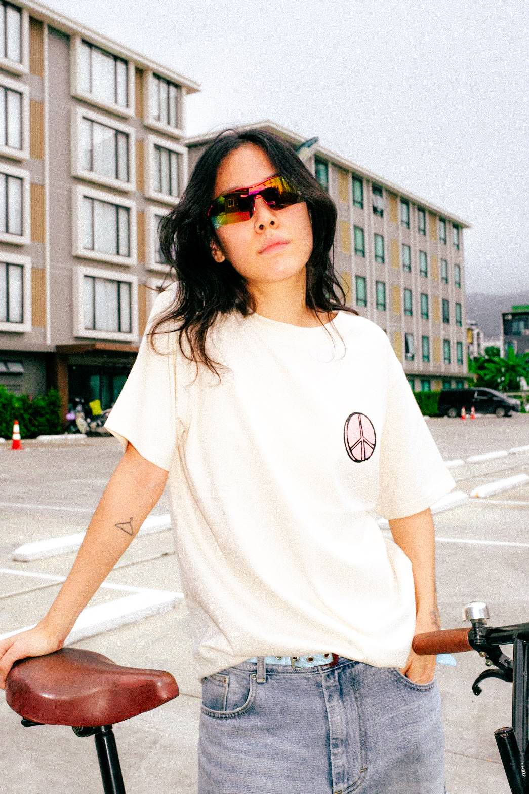 DEN - PEACE RIDER TEE