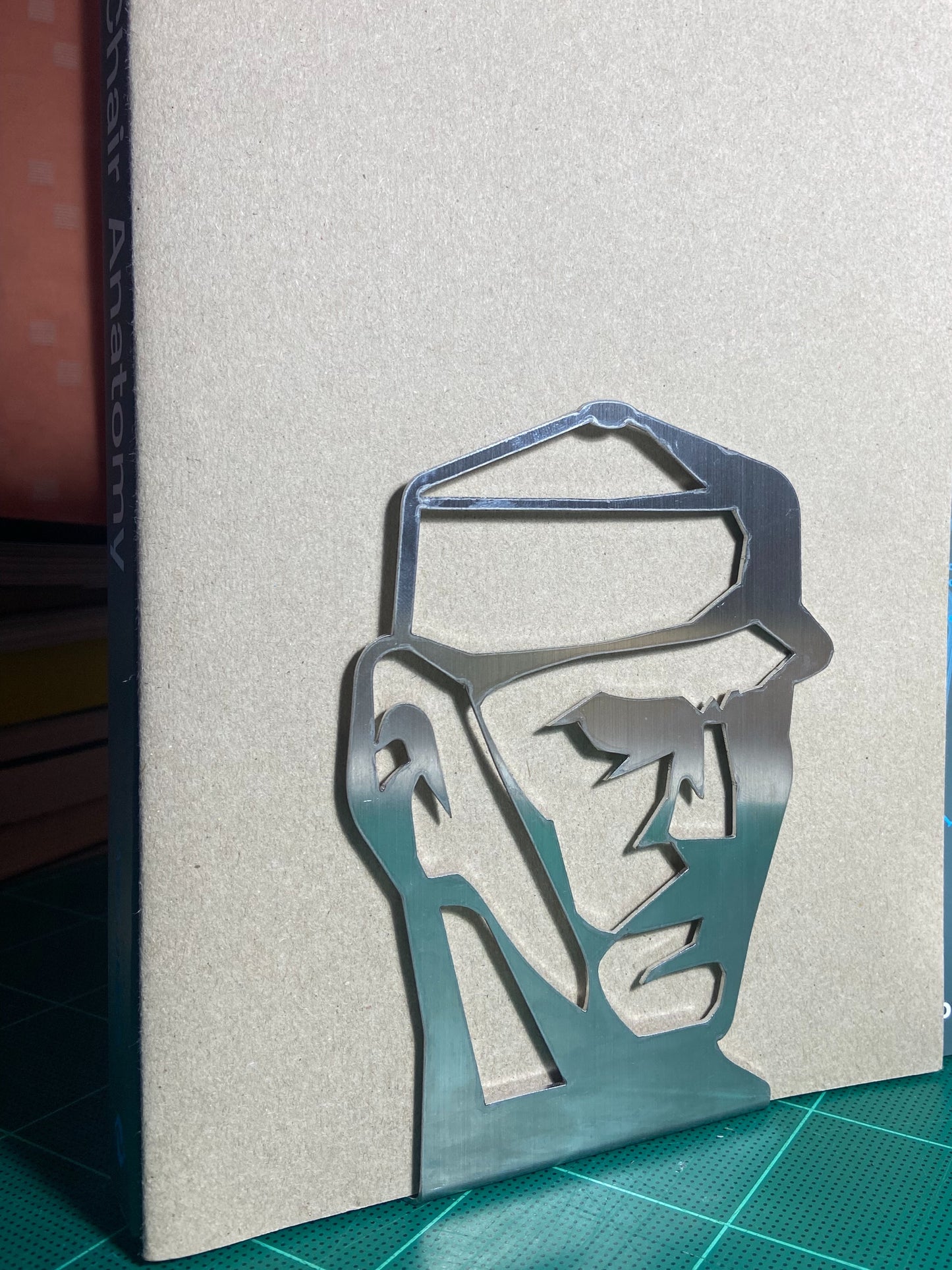 N.U.X.K - HEAD BOOKENDS