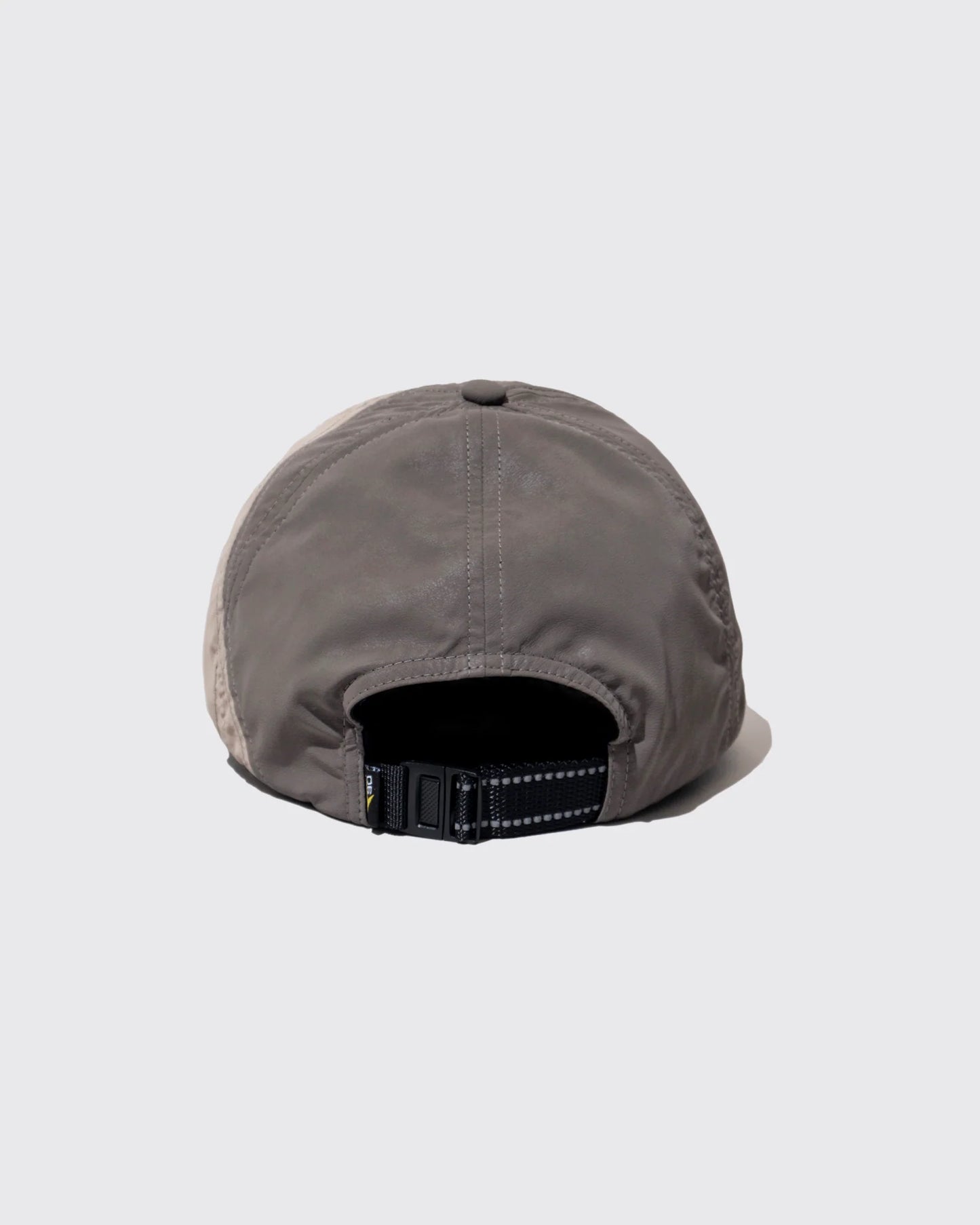 DEMARCOLAB  - TECH LEATHER RACING CAP - ECRU