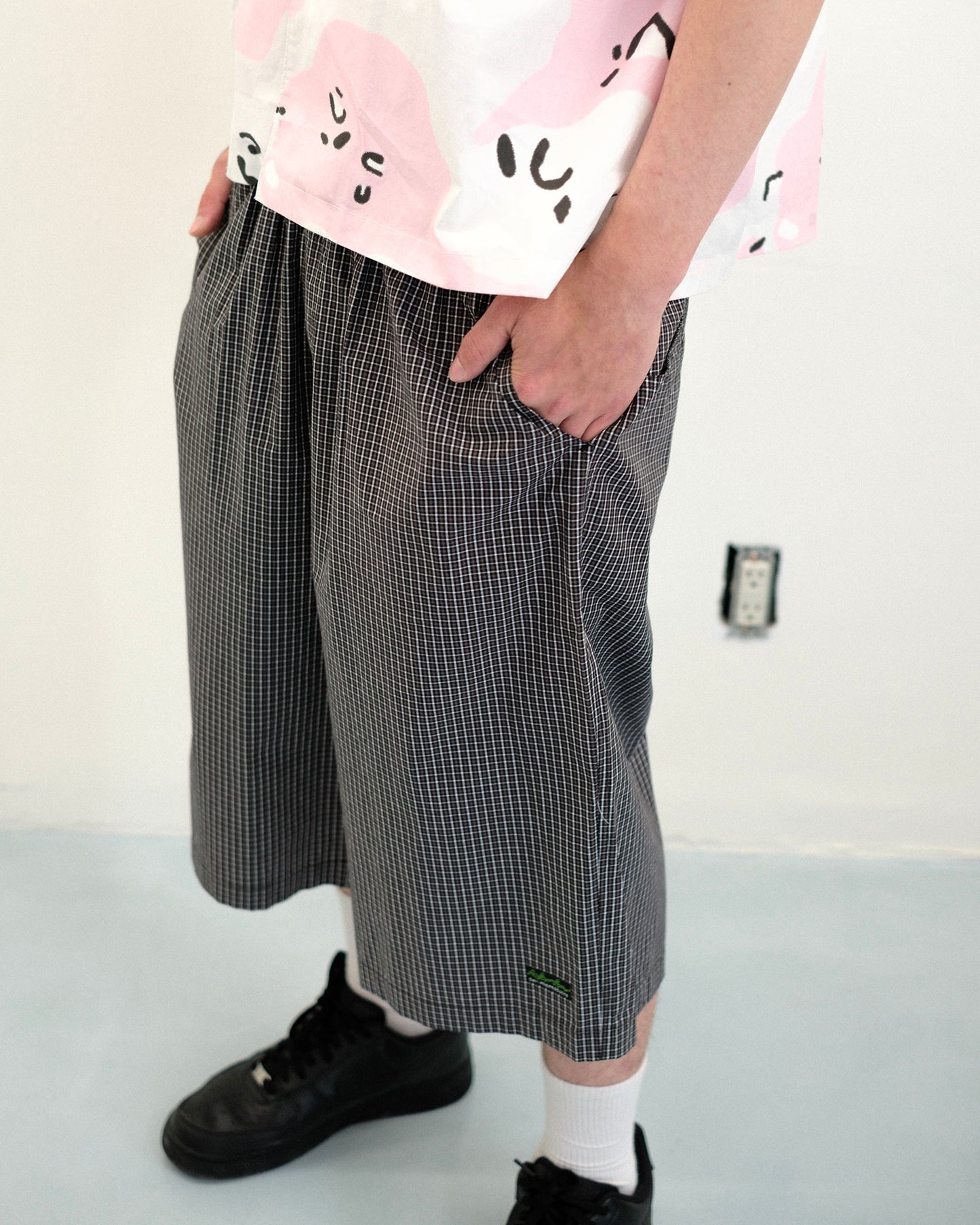 DEMARCOLAB - PLAID JUMBO SHORTS (Black)