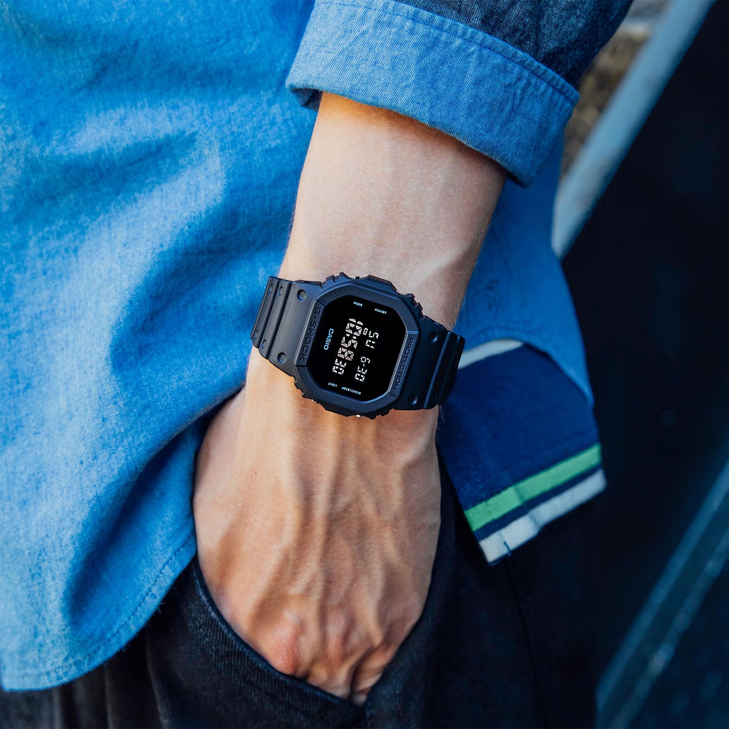 CASIO G-SHOCK – DW-5600UBB-1