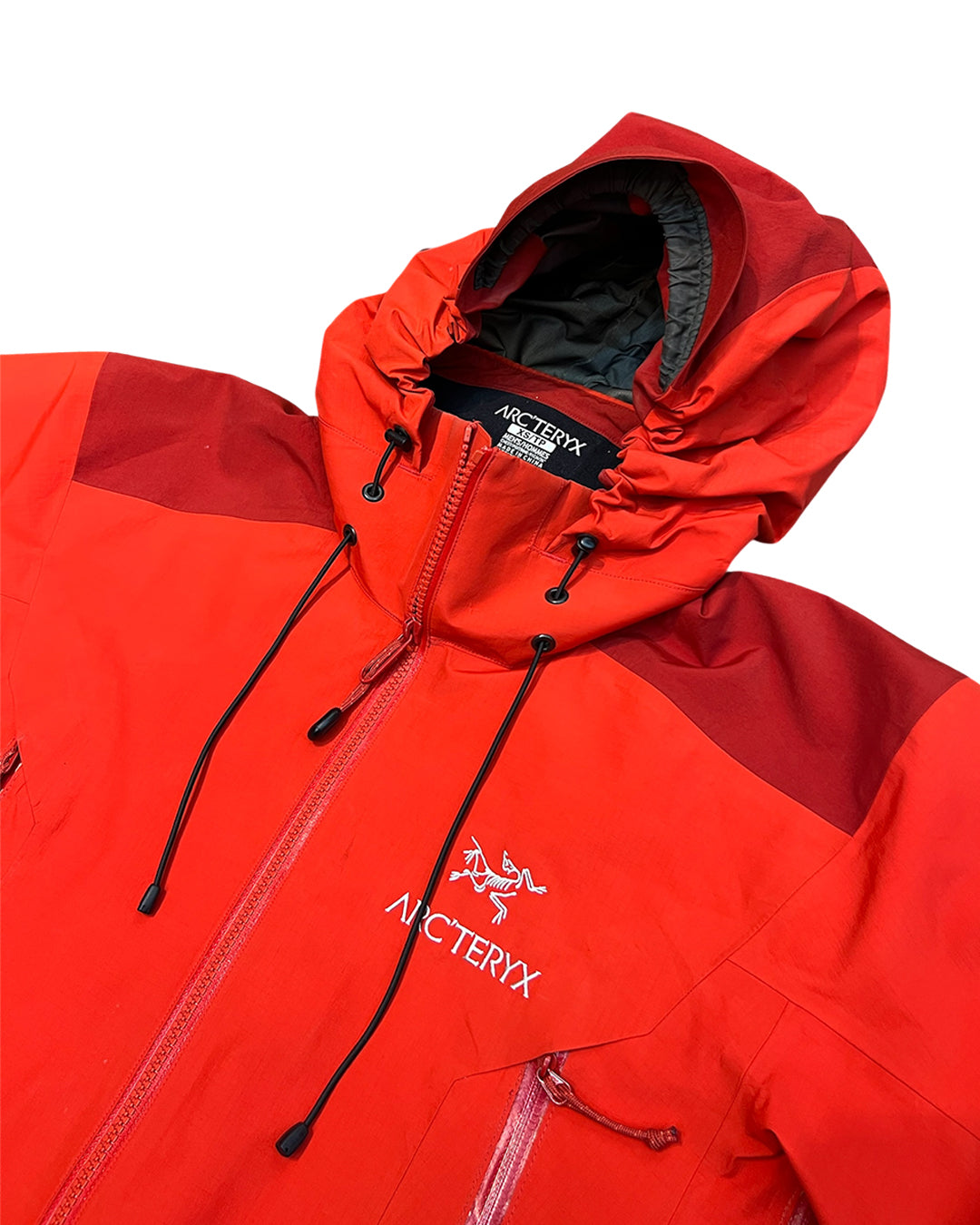 USED AND VINTAGE ARC’TERYX – GORE-TEX SHELL JACKET