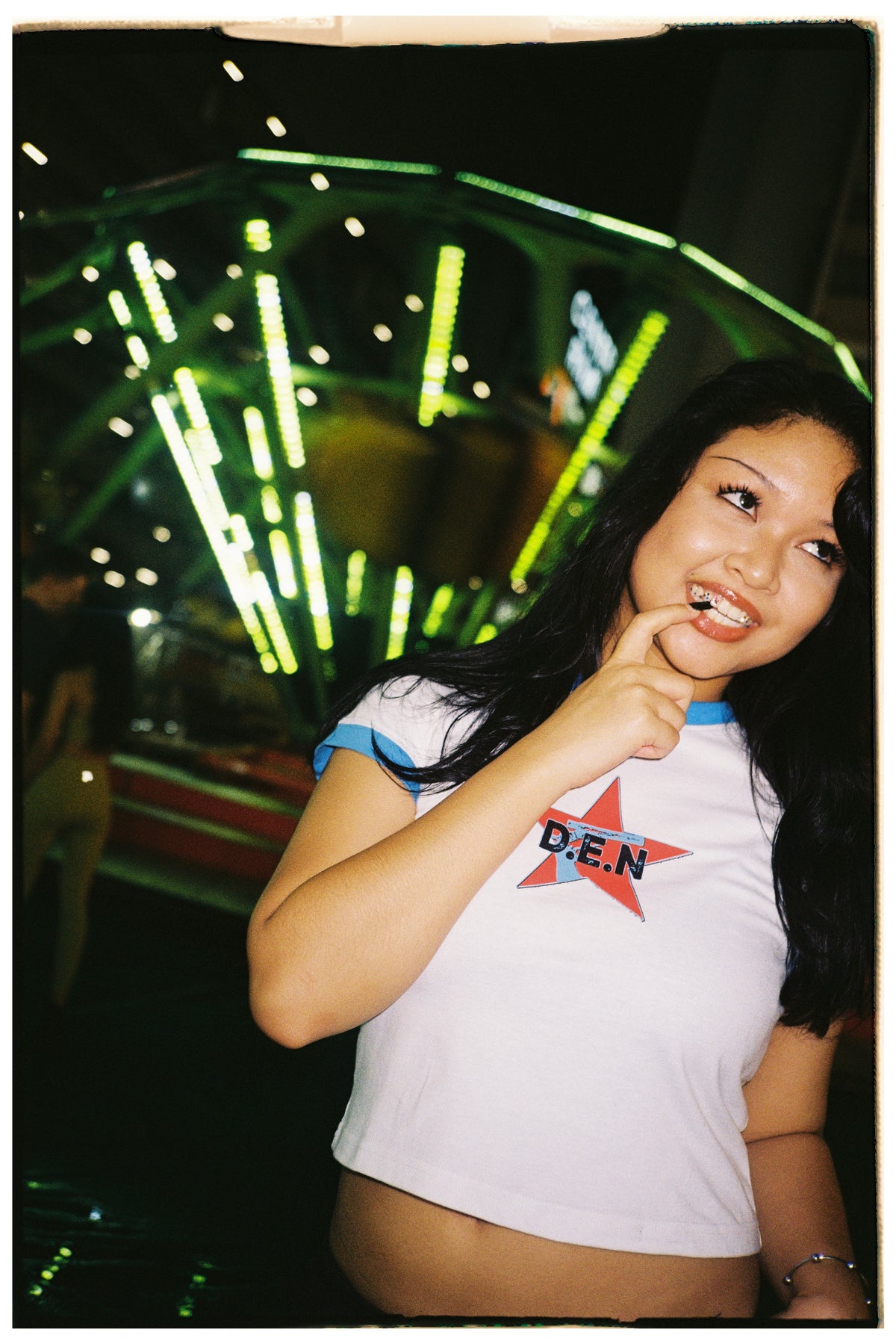 DEN - SAWED STAR BABY TEE - WHITE