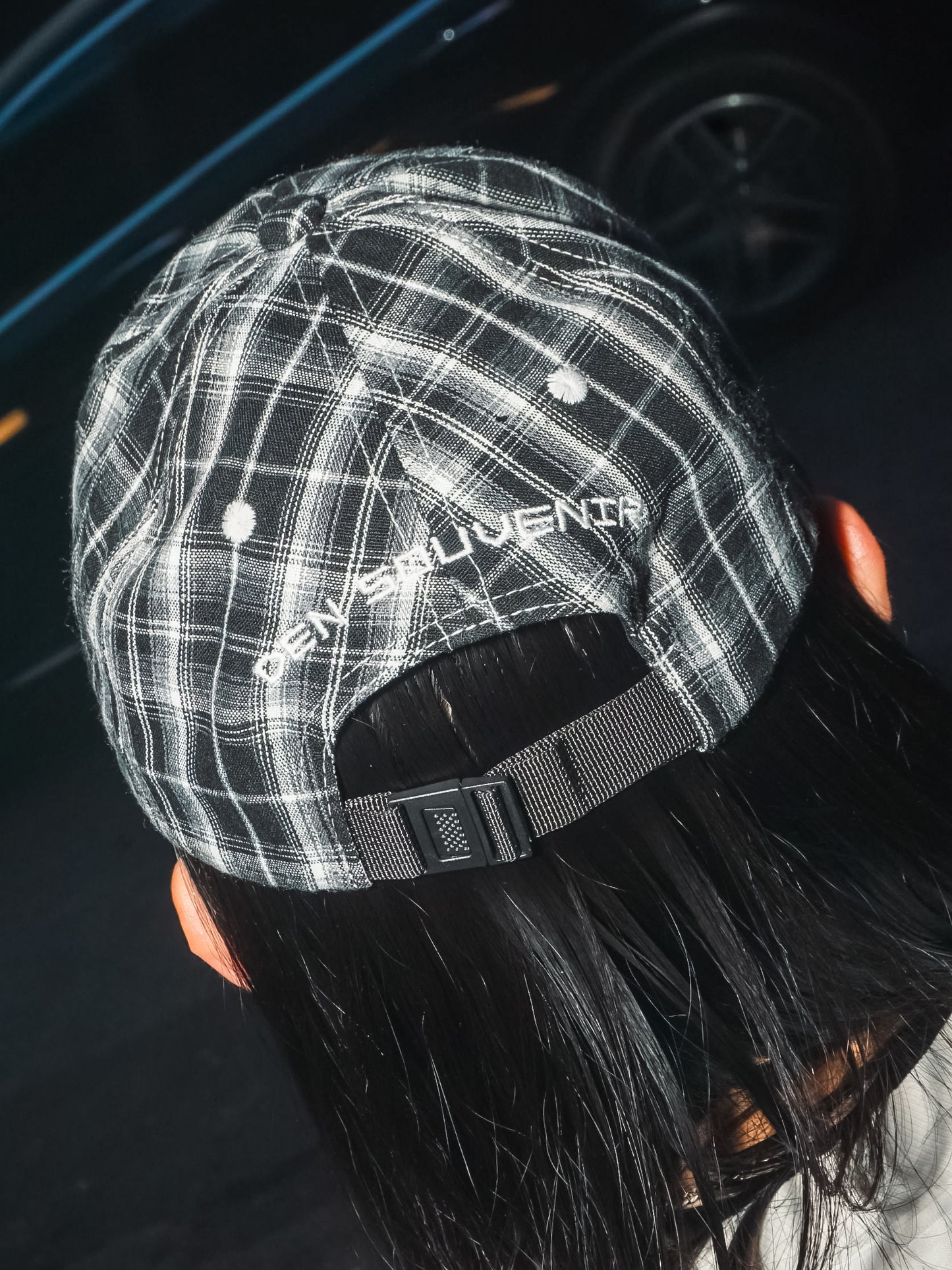 DEN - GOLDEN TRIANGEL - BLACK PLAID CAP