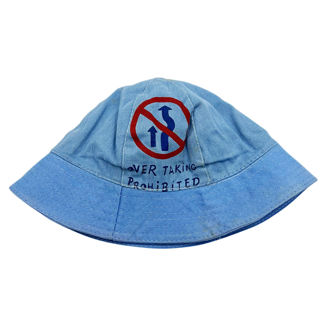 VINTAGE TRAFFIC SIGNS BUCKET HAT